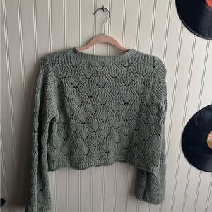 Francesca's Collections Green Crew Neck Sweater with Intricate Knit